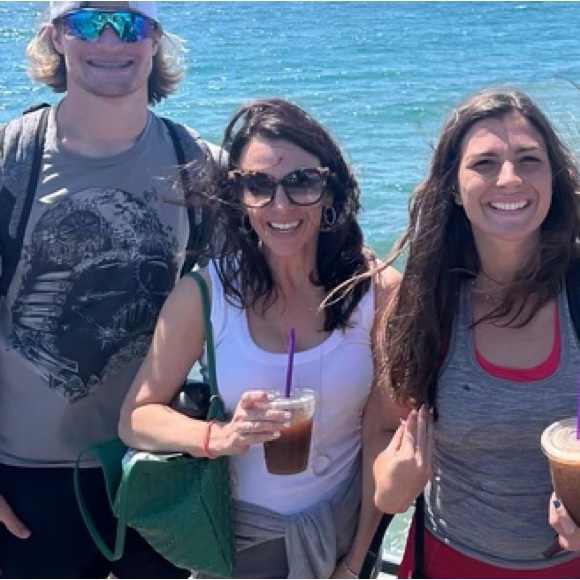 Meet your Posher, Sossity - Picture 2 of 3